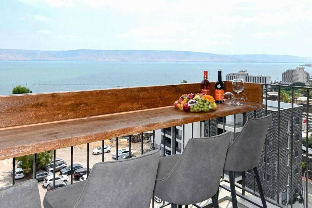L.T.D- My View. 2 Bedroom Apartment By The Lake. Tiberias Exterior photo